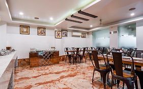 Hotel Le Roi Near New Delhi Railway Station